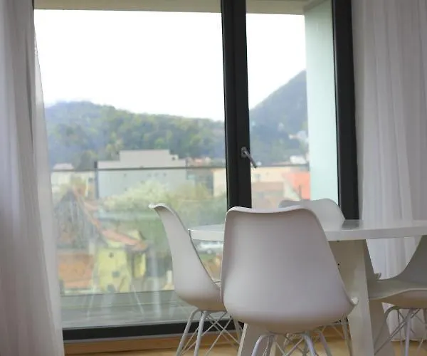 Modern Downtown Appartement